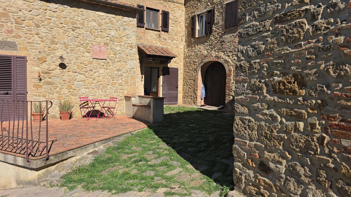 Villa Aura — Walk to Historic Volterra